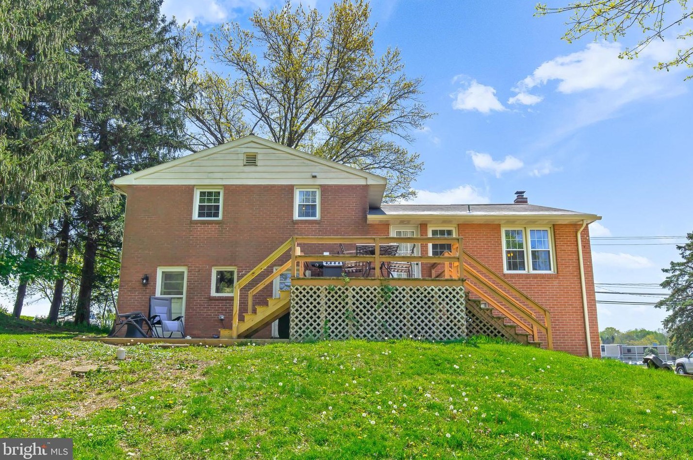 918 Centerville Rd, Lancaster PA  17601-1416 exterior