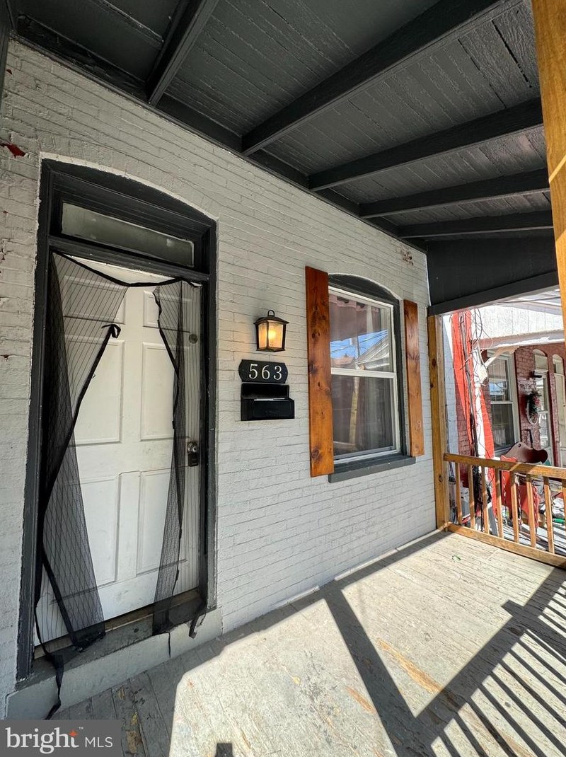 563 Pershing Ave, Lancaster PA  17602-4369 exterior