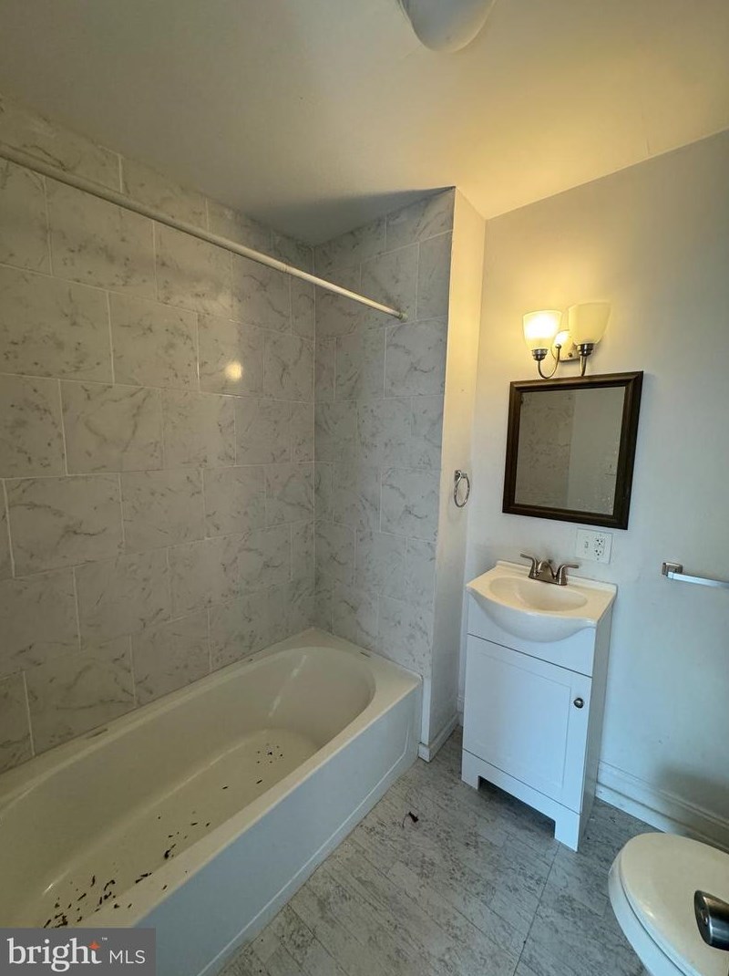 563 Pershing Ave, Lancaster PA  17602-4369 exterior