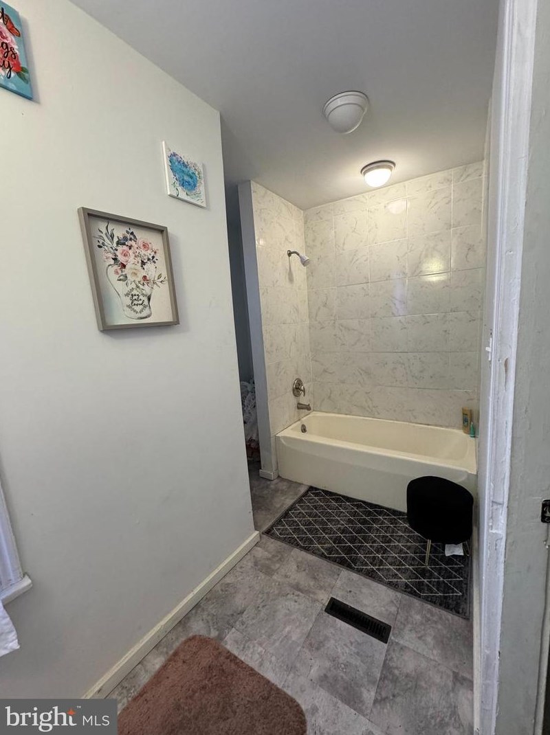 563 Pershing Ave, Lancaster PA  17602-4369 exterior