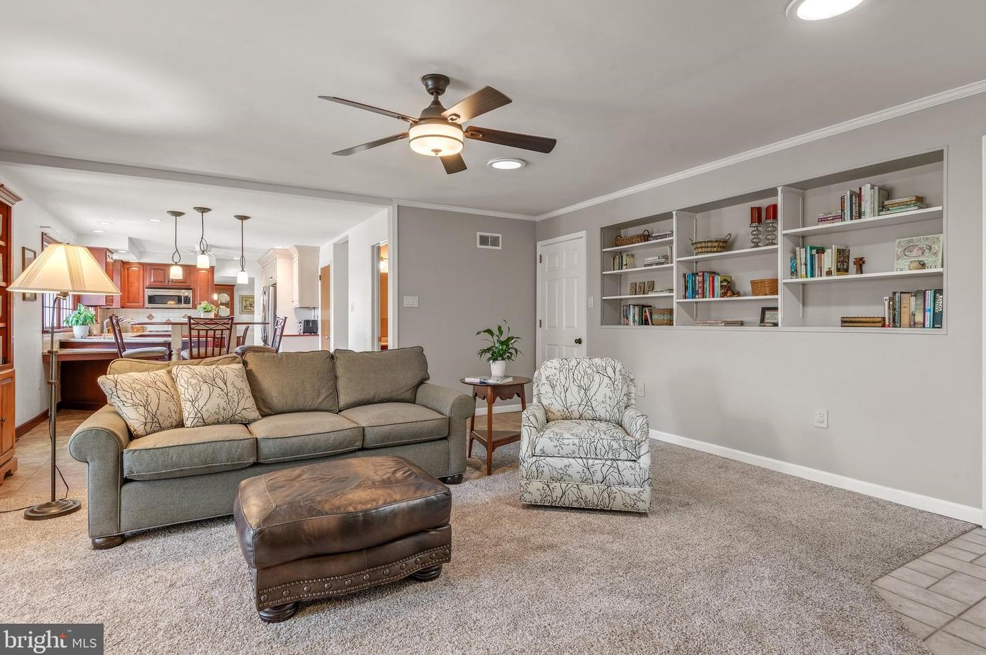 2025 Northbrook Dr, Lancaster PA 17601-4918 exterior