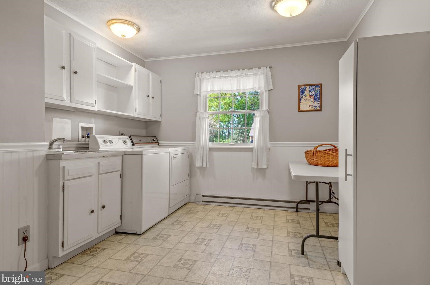 2025 Northbrook Dr, Lancaster PA 17601-4918 exterior