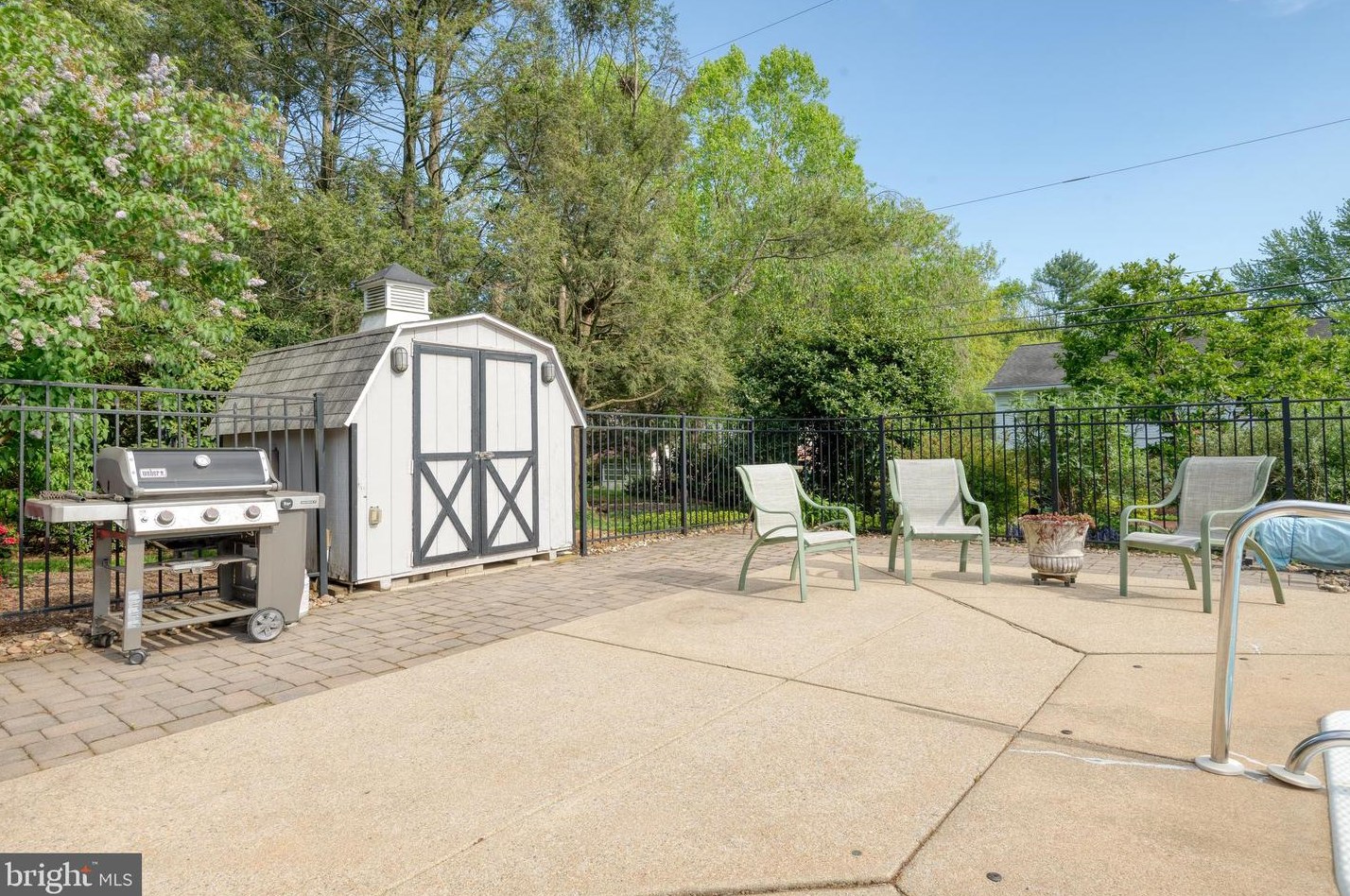 2025 Northbrook Dr, Lancaster PA 17601-4918 exterior