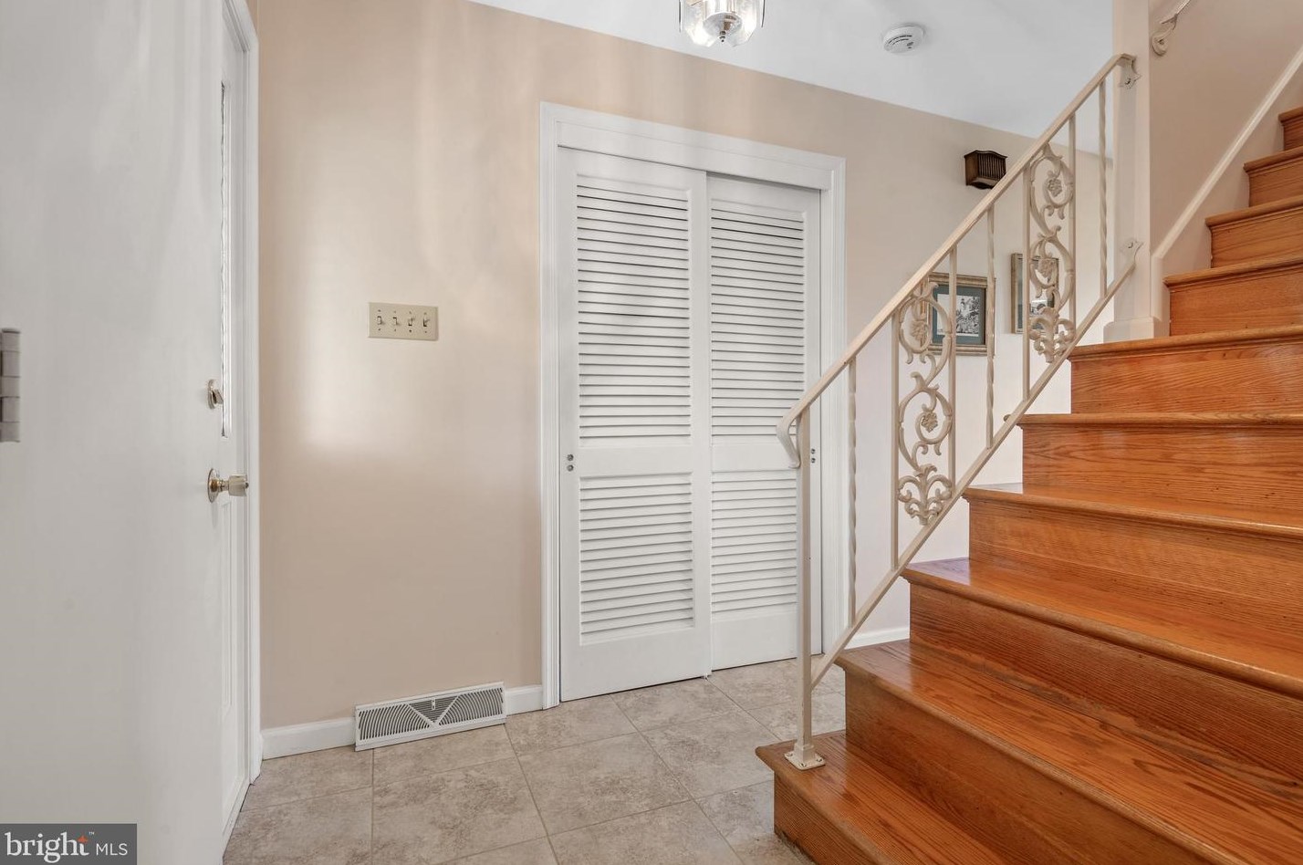 2025 Northbrook Dr, Lancaster PA 17601-4918 exterior