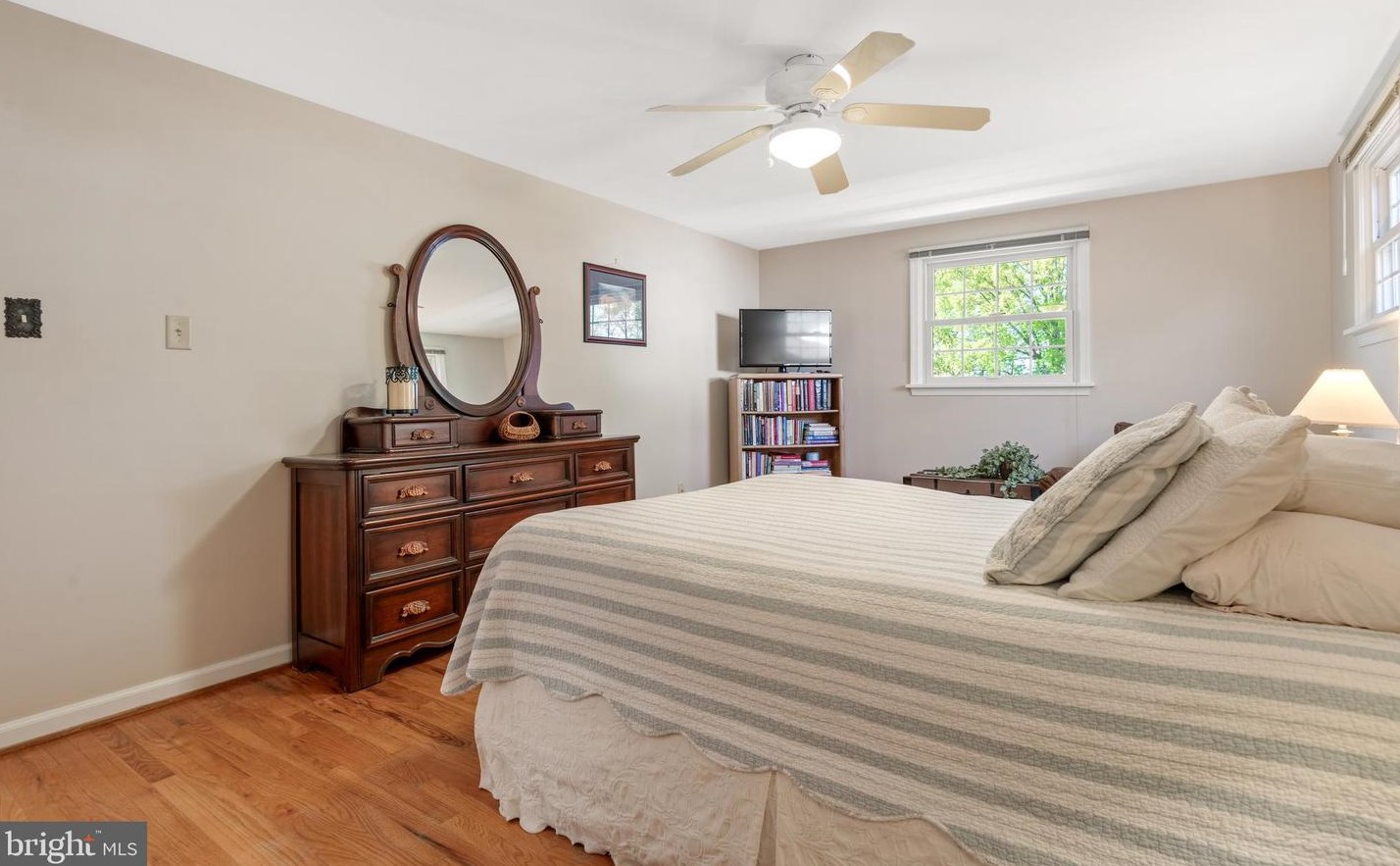 2025 Northbrook Dr, Lancaster PA 17601-4918 exterior