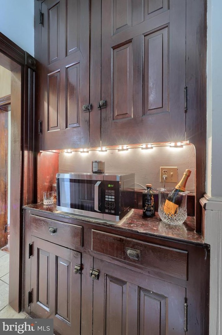 2404 Lititz Pike, Lancaster PA  17601-3608 exterior