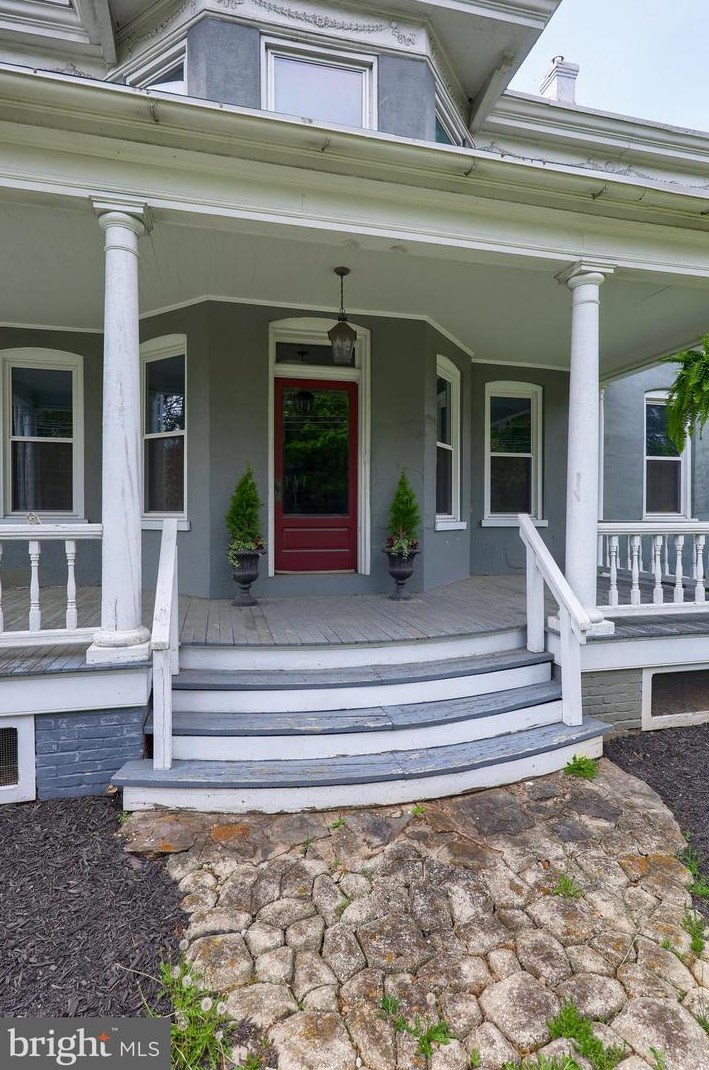 2404 Lititz Pike, Lancaster PA  17601-3608 exterior