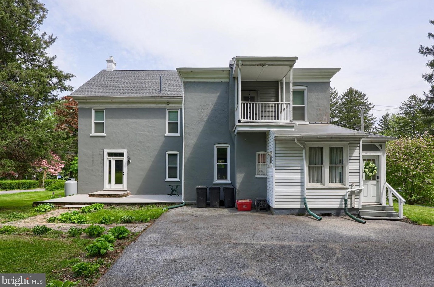 2404 Lititz Pike, Lancaster PA  17601-3608 exterior