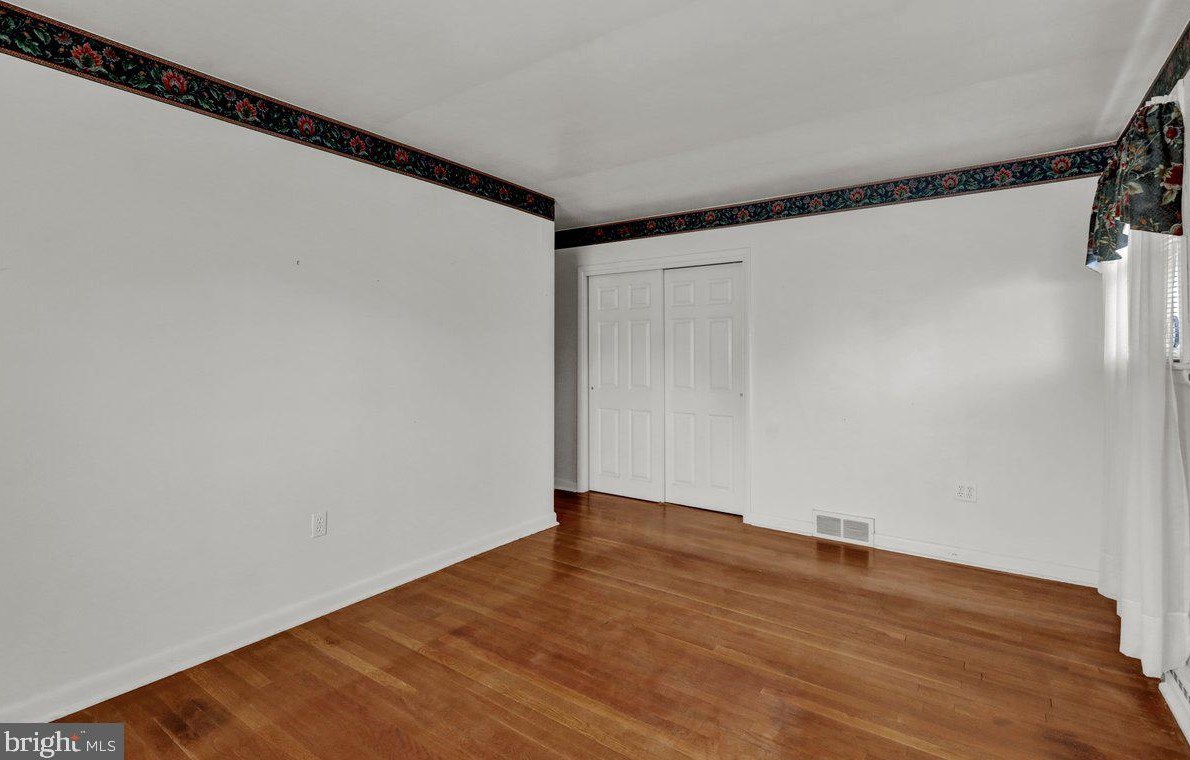 51 Gln Oaks Dr, Lancaster PA  17603-6445 exterior