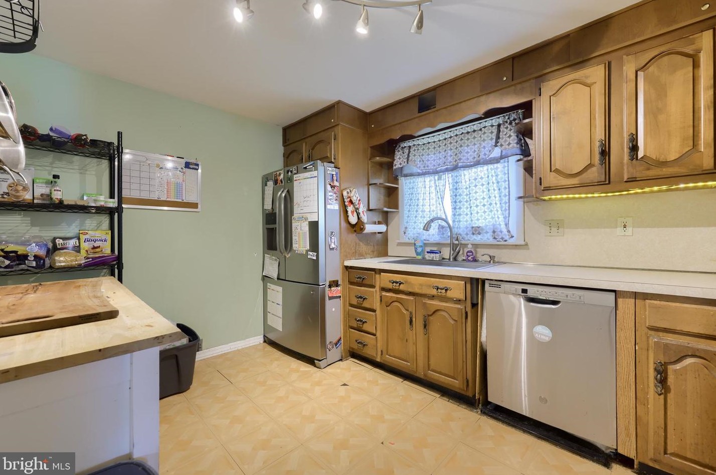 2621 Pike Ln, Lancaster PA  17603 exterior