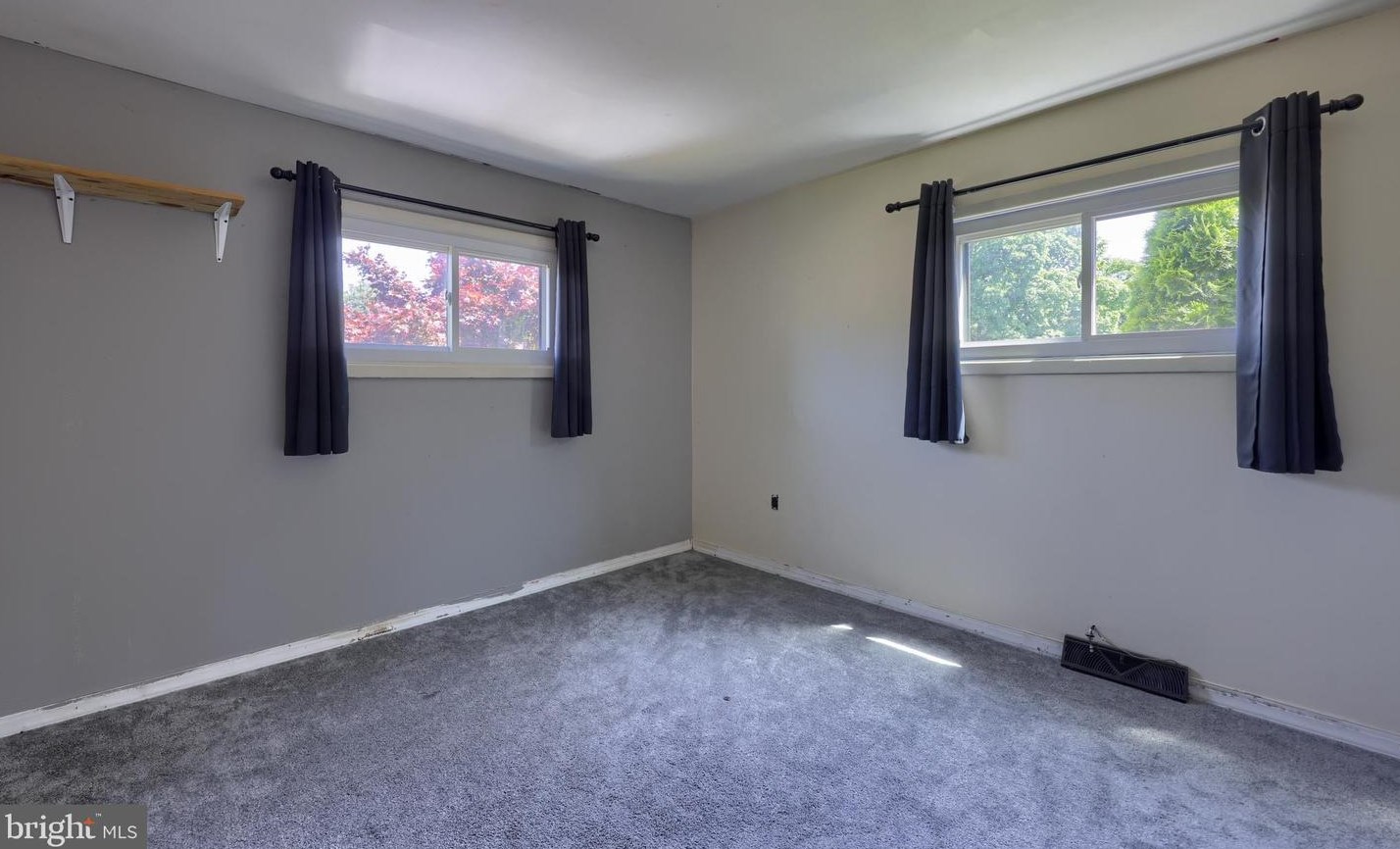 2621 Pike Ln, Lancaster PA  17603 exterior