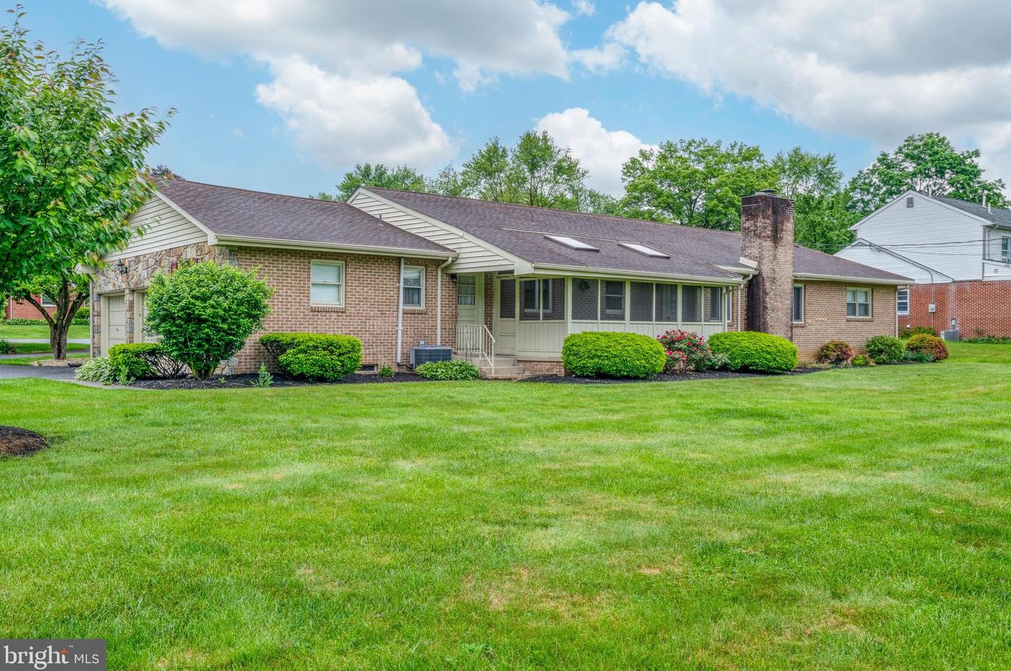 126 Sunrise Ave, Lancaster PA  17601-3944 exterior