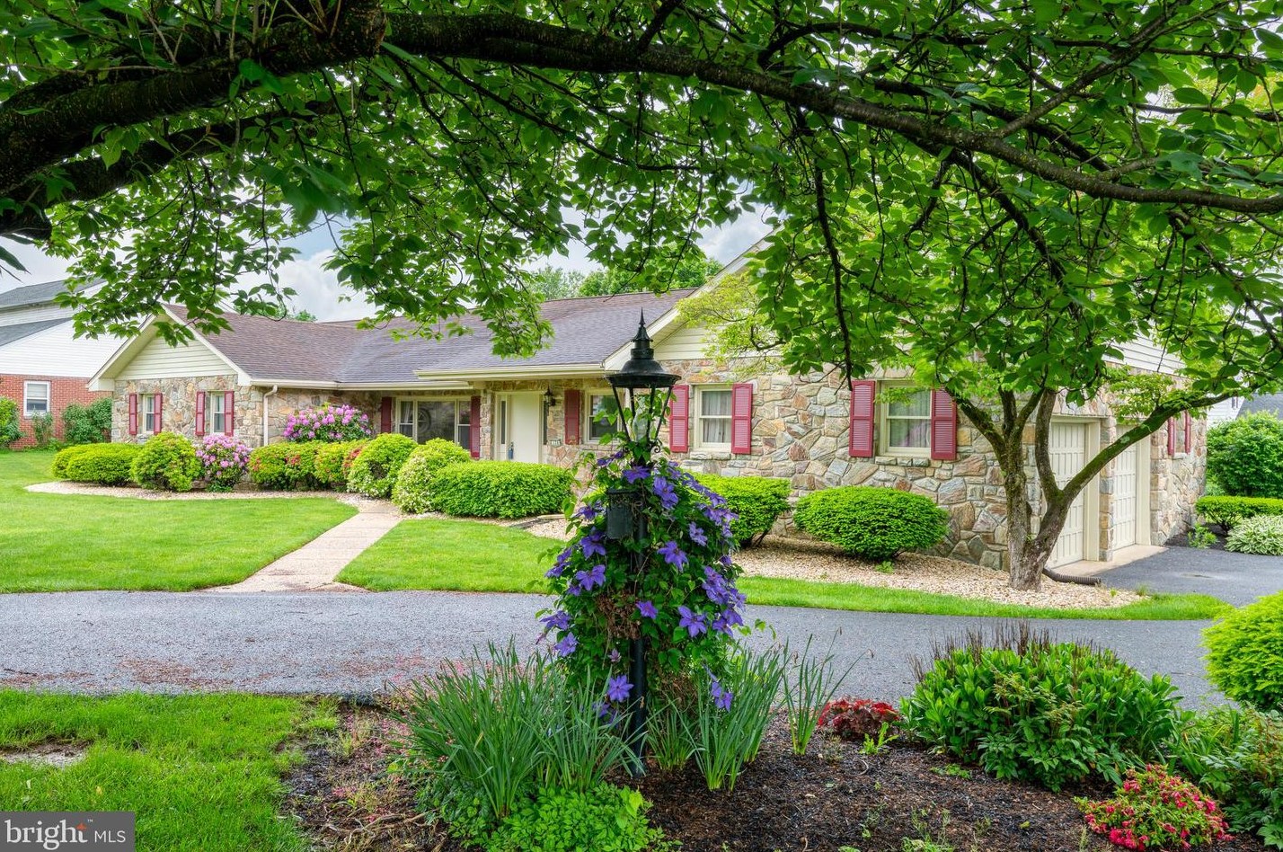 126 Sunrise Ave, Lancaster PA  17601-3944 exterior