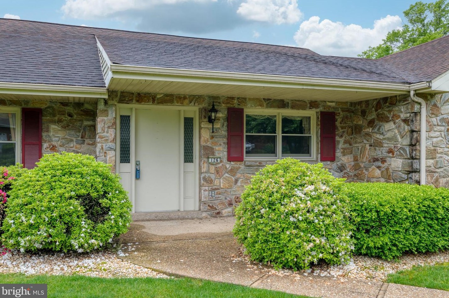 126 Sunrise Ave, Lancaster PA  17601-3944 exterior