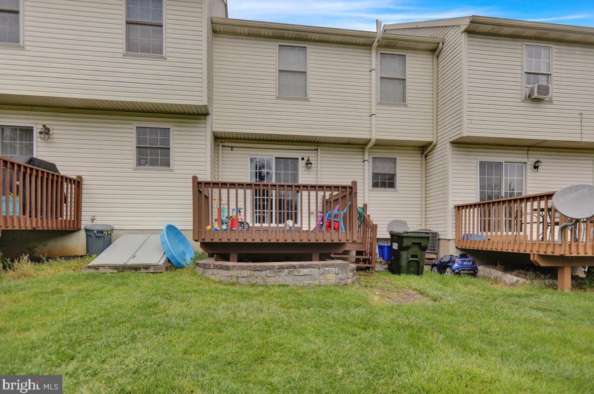 490 Wood Duck Dr, Old Line PA  17545-8883 exterior