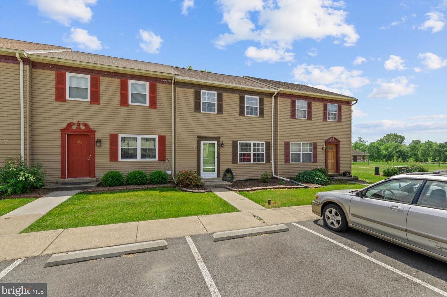 368 Dohner Dr, Lancaster PA  17602-3358 exterior