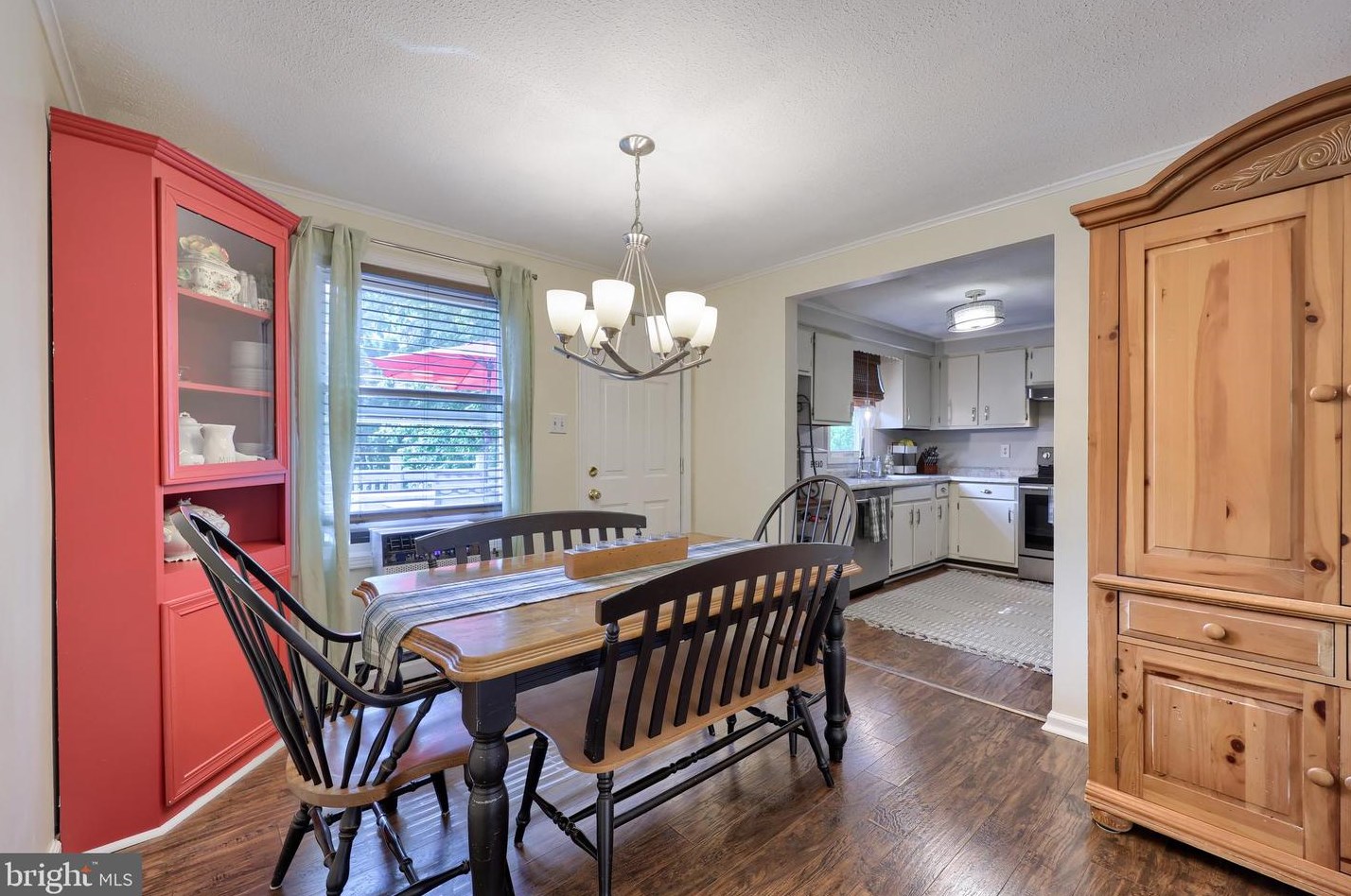 390 Holly Ann Dr, Landisville PA  17538-1039 exterior