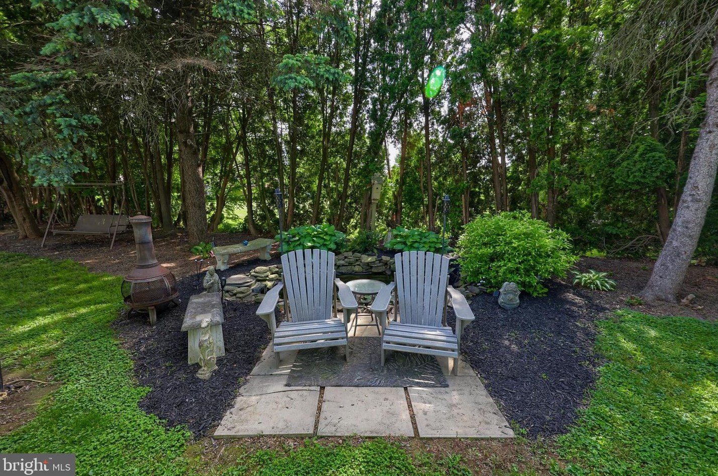390 Holly Ann Dr, Landisville PA  17538-1039 exterior