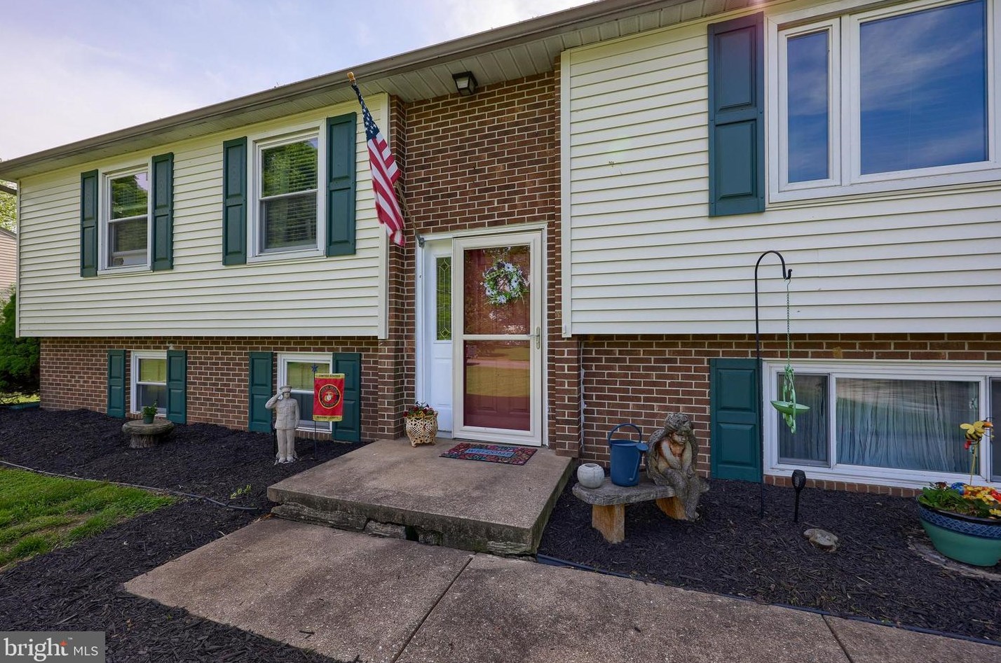 390 Holly Ann Dr, Landisville PA  17538-1039 exterior