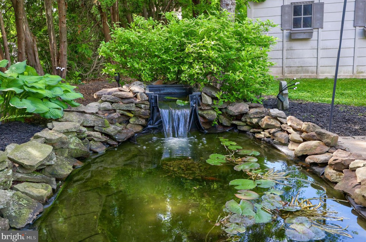 390 Holly Ann Dr, Landisville PA  17538-1039 exterior