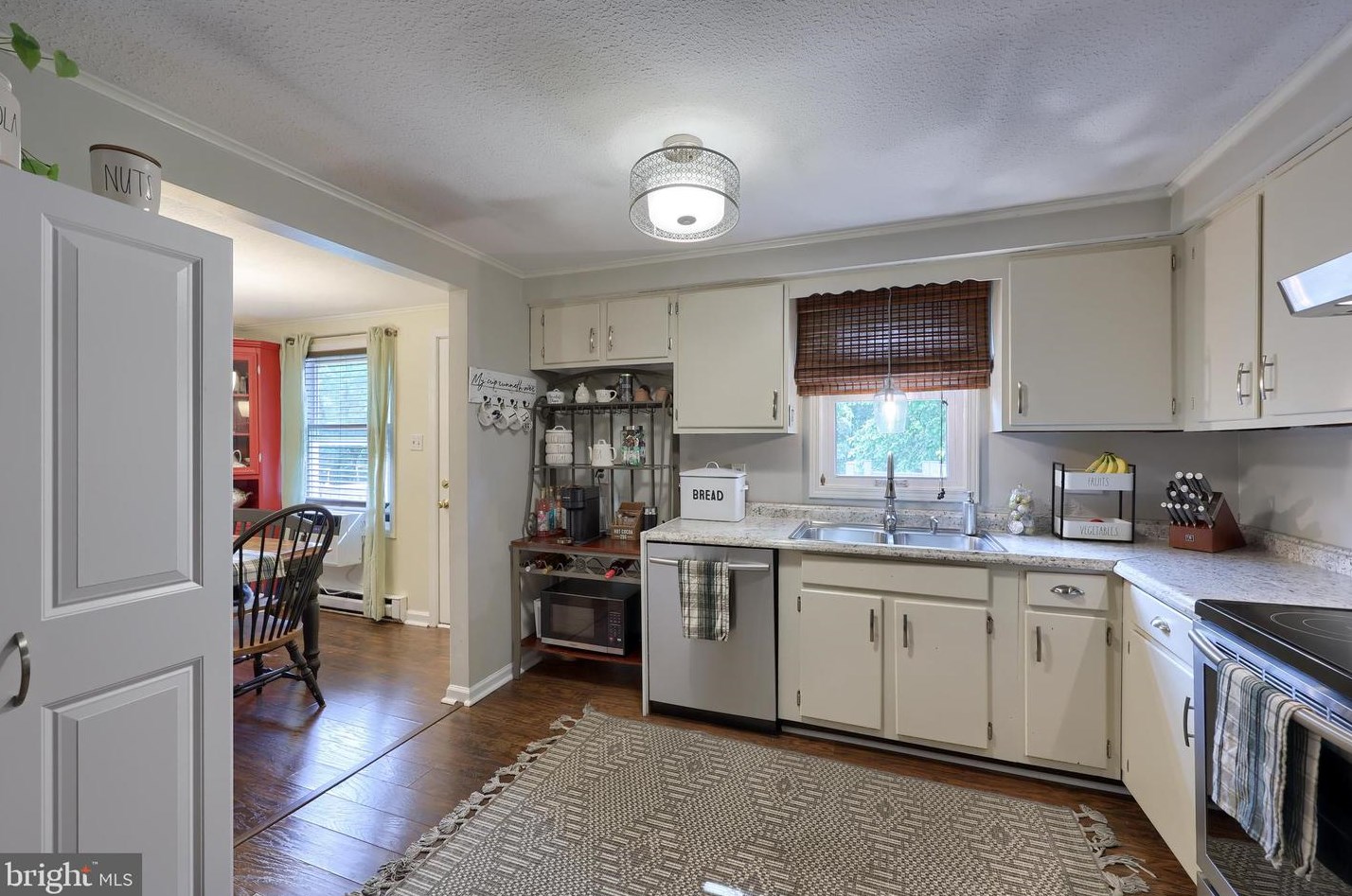 390 Holly Ann Dr, Landisville PA  17538-1039 exterior