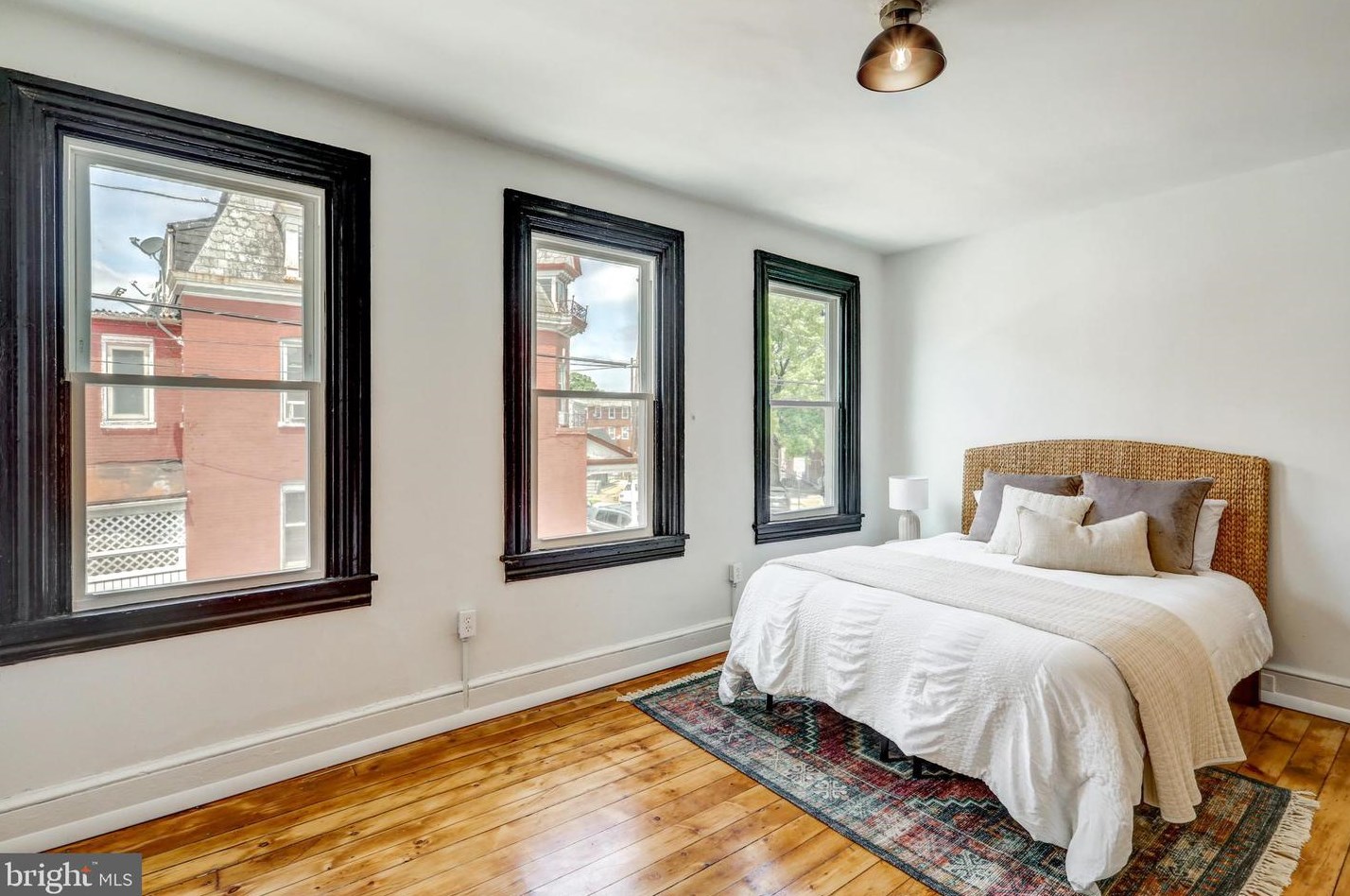 3 Locust St, Lancaster PA 17602-3607 exterior