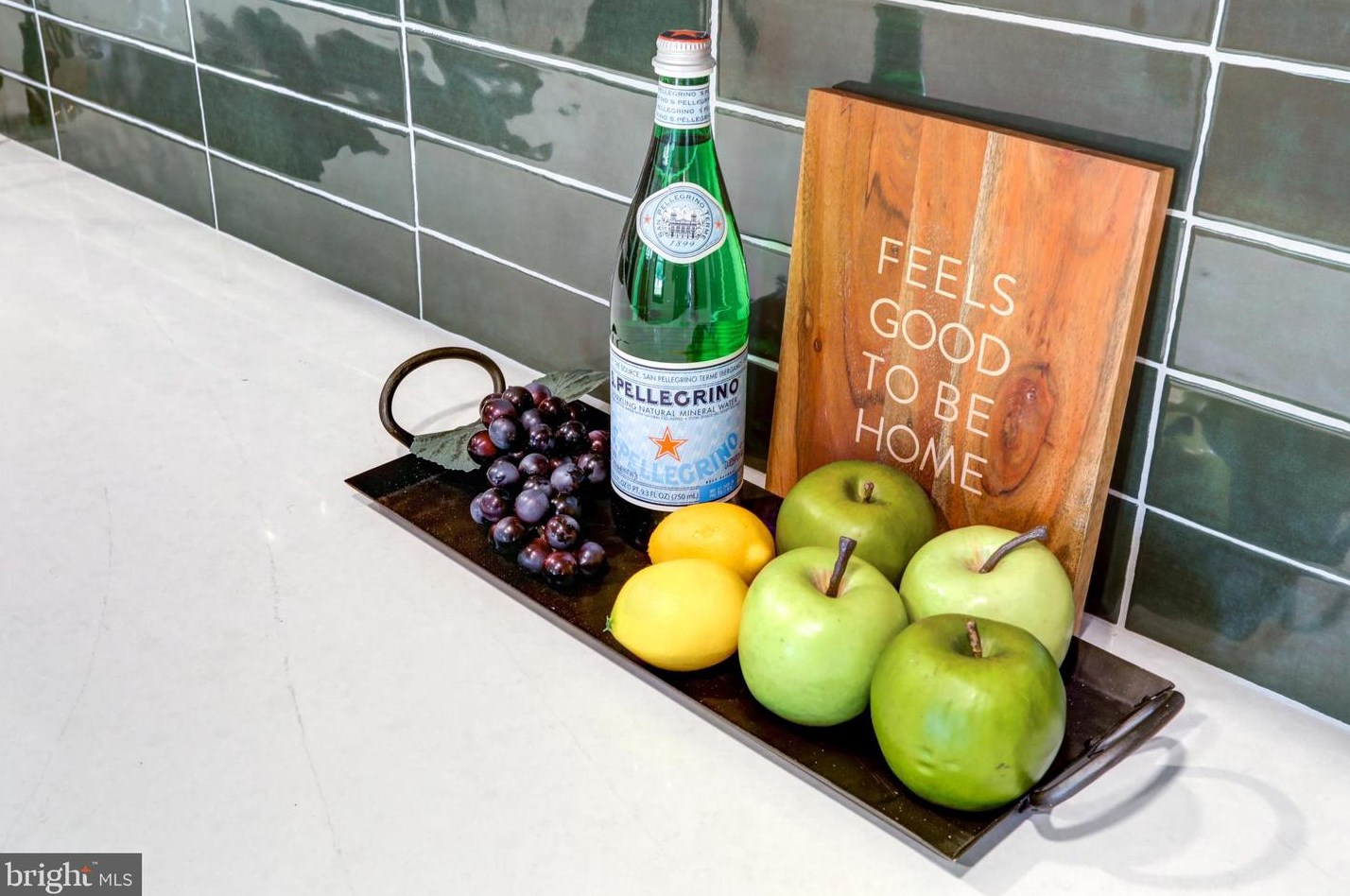 3 Locust St, Lancaster PA 17602-3607 exterior