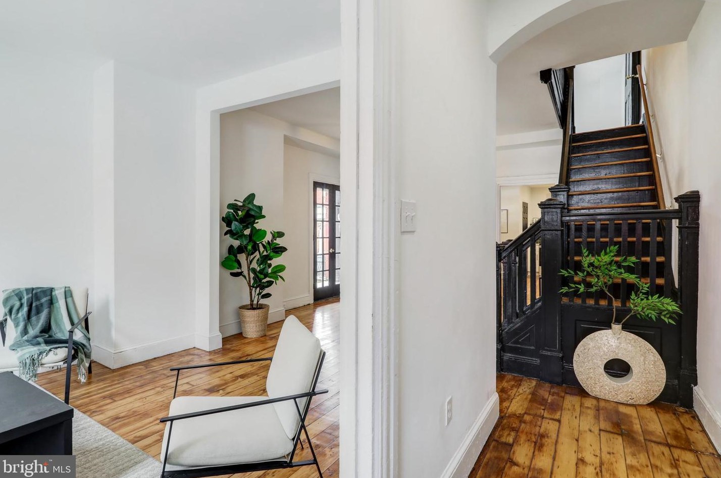 3 Locust St, Lancaster PA 17602-3607 exterior