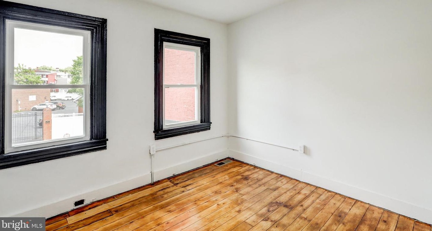 3 Locust St, Lancaster PA 17602-3607 exterior