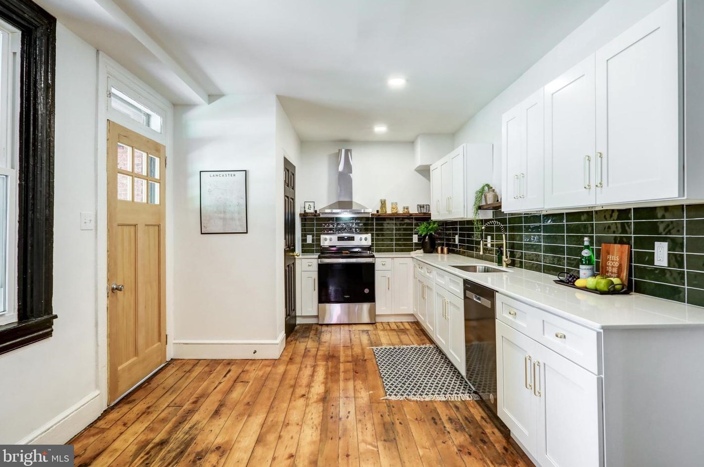 3 Locust St, Lancaster PA 17602-3607 exterior