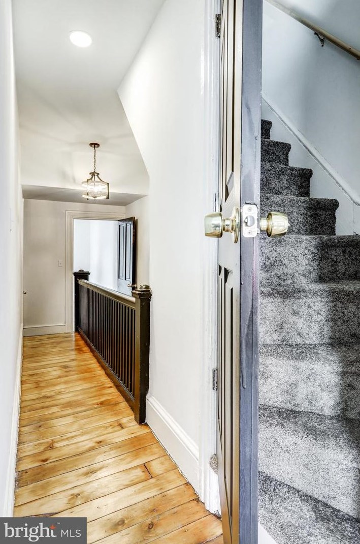 3 Locust St, Lancaster PA 17602-3607 exterior