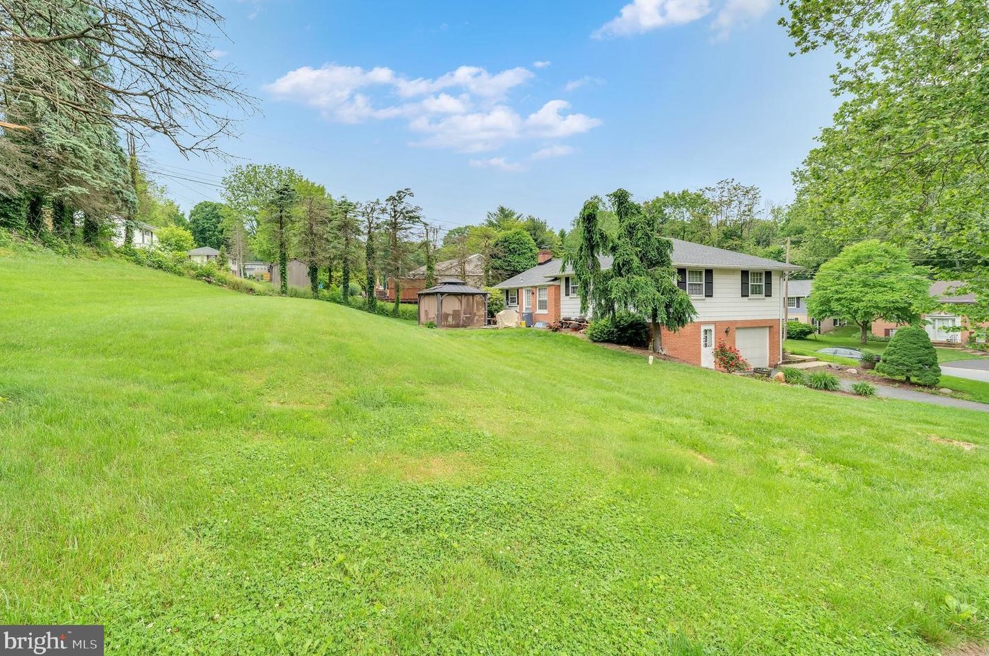 880 Corvair Rd, Lancaster PA  17601-2005 exterior