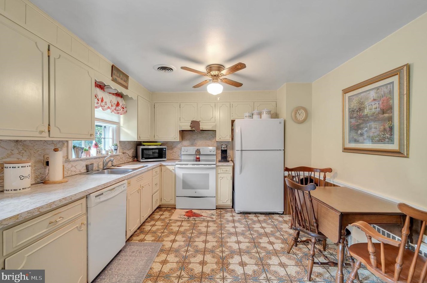 880 Corvair Rd, Lancaster PA  17601-2005 exterior