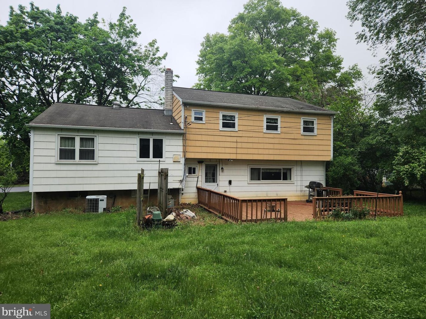 520 Hedgerow Ln, Lancaster PA  exterior