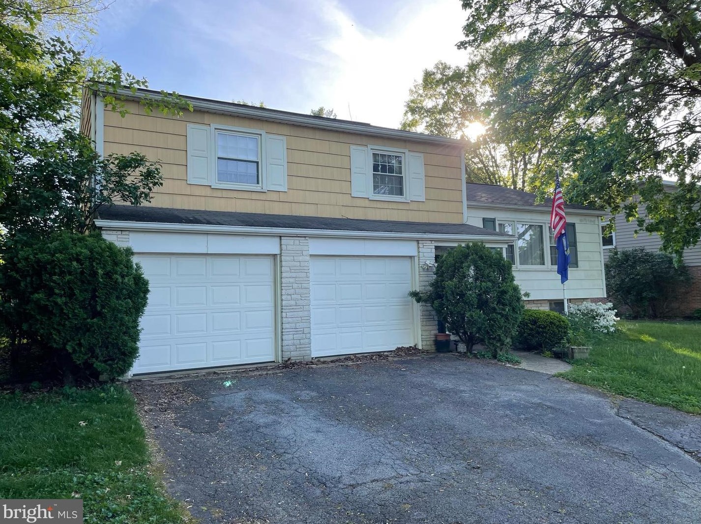 520 Hedgerow Ln, Lancaster PA  17601-6414 exterior