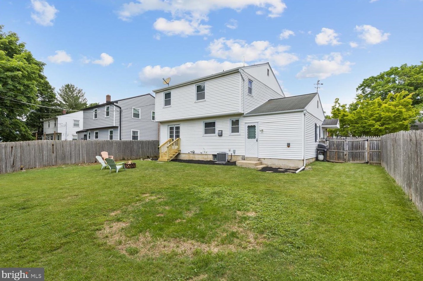 1636 Robert Rd, Lancaster PA  17601-5634 exterior