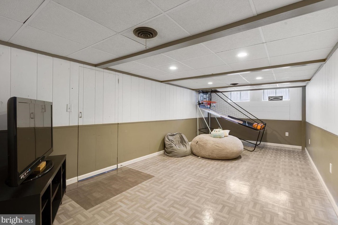 1636 Robert Rd, Lancaster PA  17601-5634 exterior