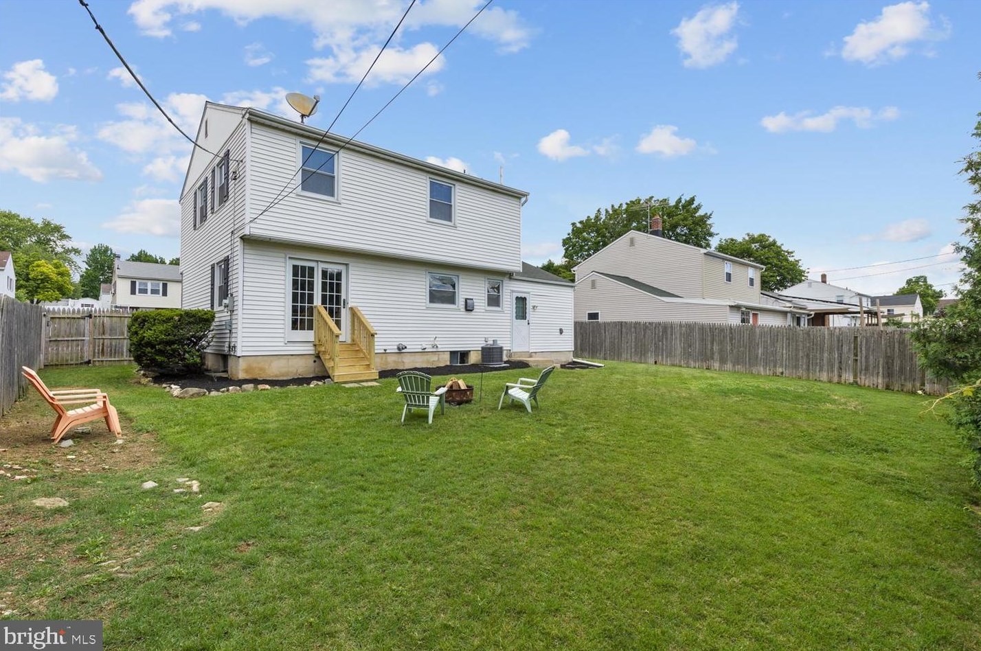 1636 Robert Rd, Lancaster PA  17601-5634 exterior