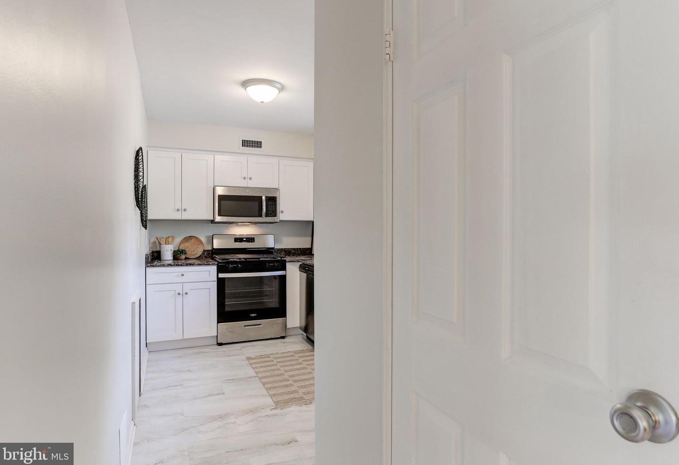 114 Valleybrook Dr, Lancaster PA  17601-4620 exterior