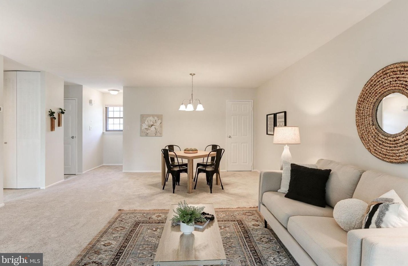 114 Valleybrook Dr, Lancaster PA  17601-4620 exterior