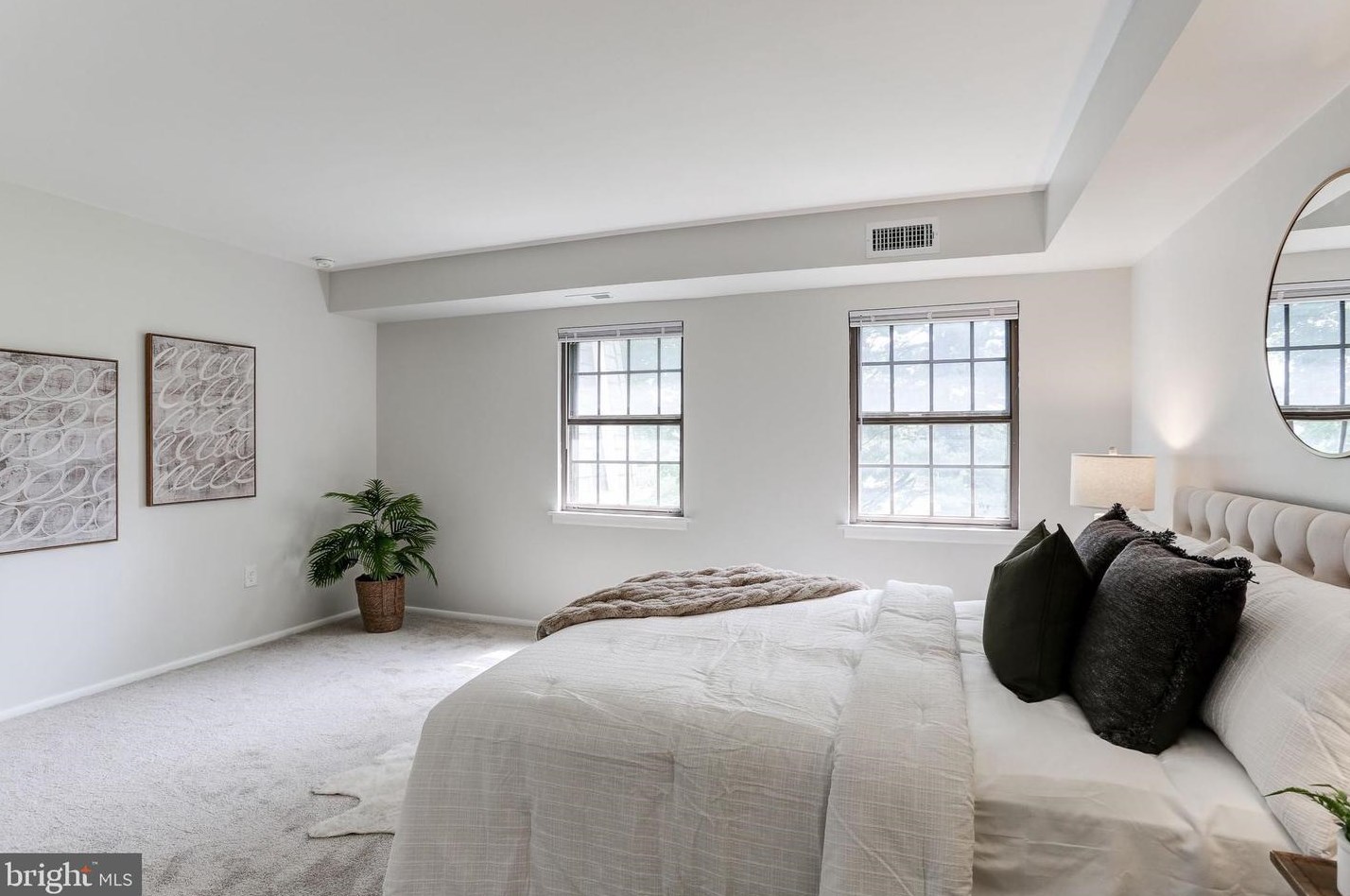 114 Valleybrook Dr, Lancaster PA  17601-4620 exterior