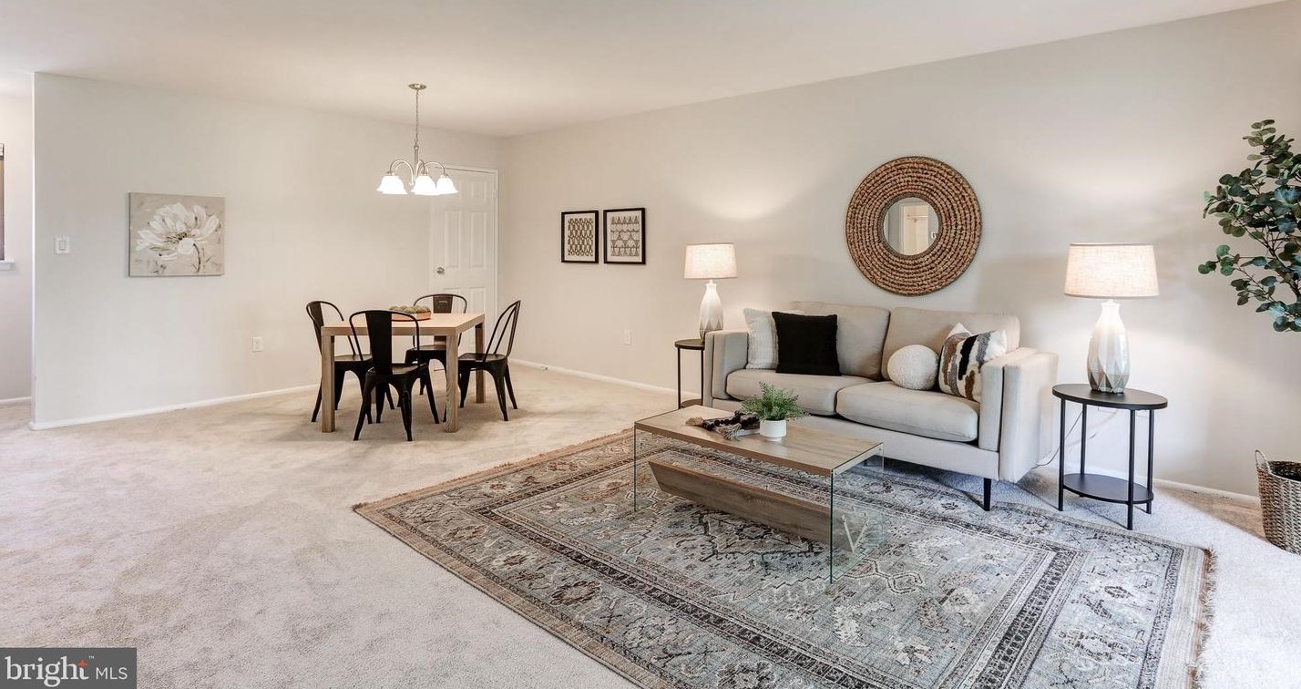 114 Valleybrook Dr, Lancaster PA  17601-4620 exterior