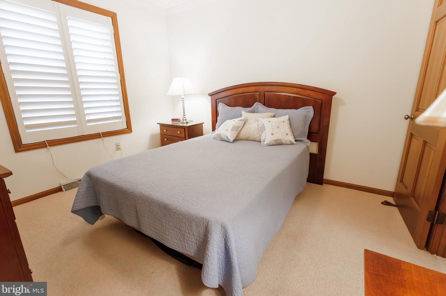 154 Bentley Ln, Lancaster PA  17603-6204 exterior