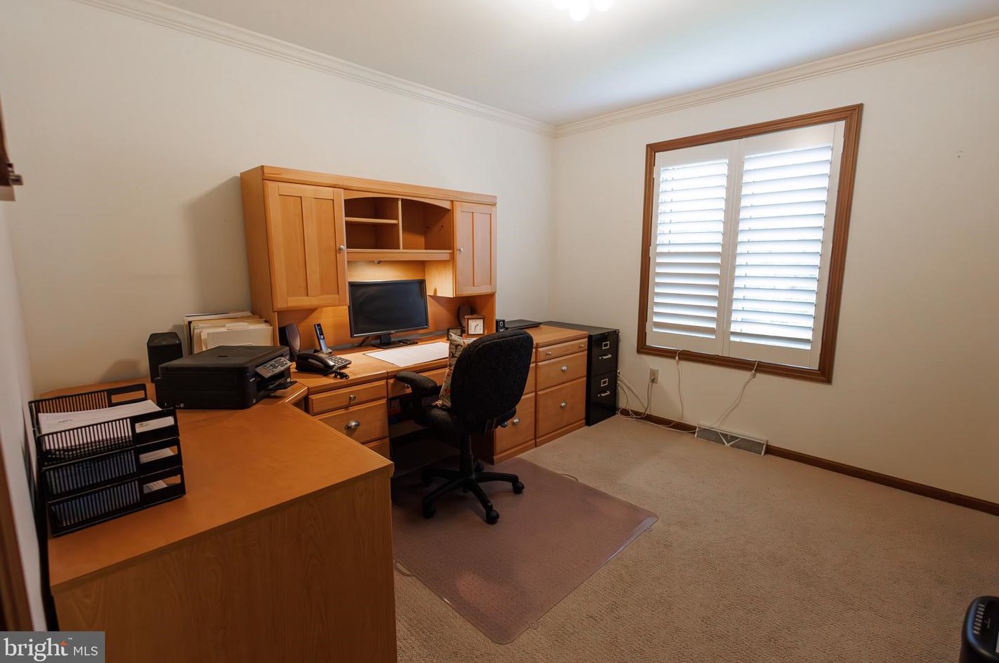 154 Bentley Ln, Lancaster PA  17603-6204 exterior