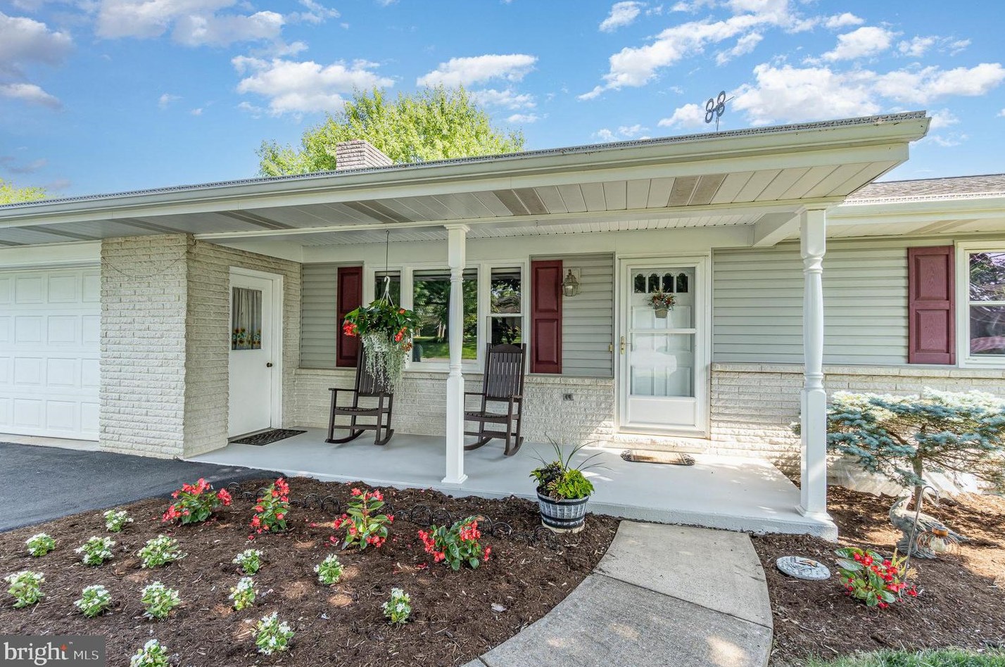 401 Myer Ter, Bareville PA  17540-1218 exterior