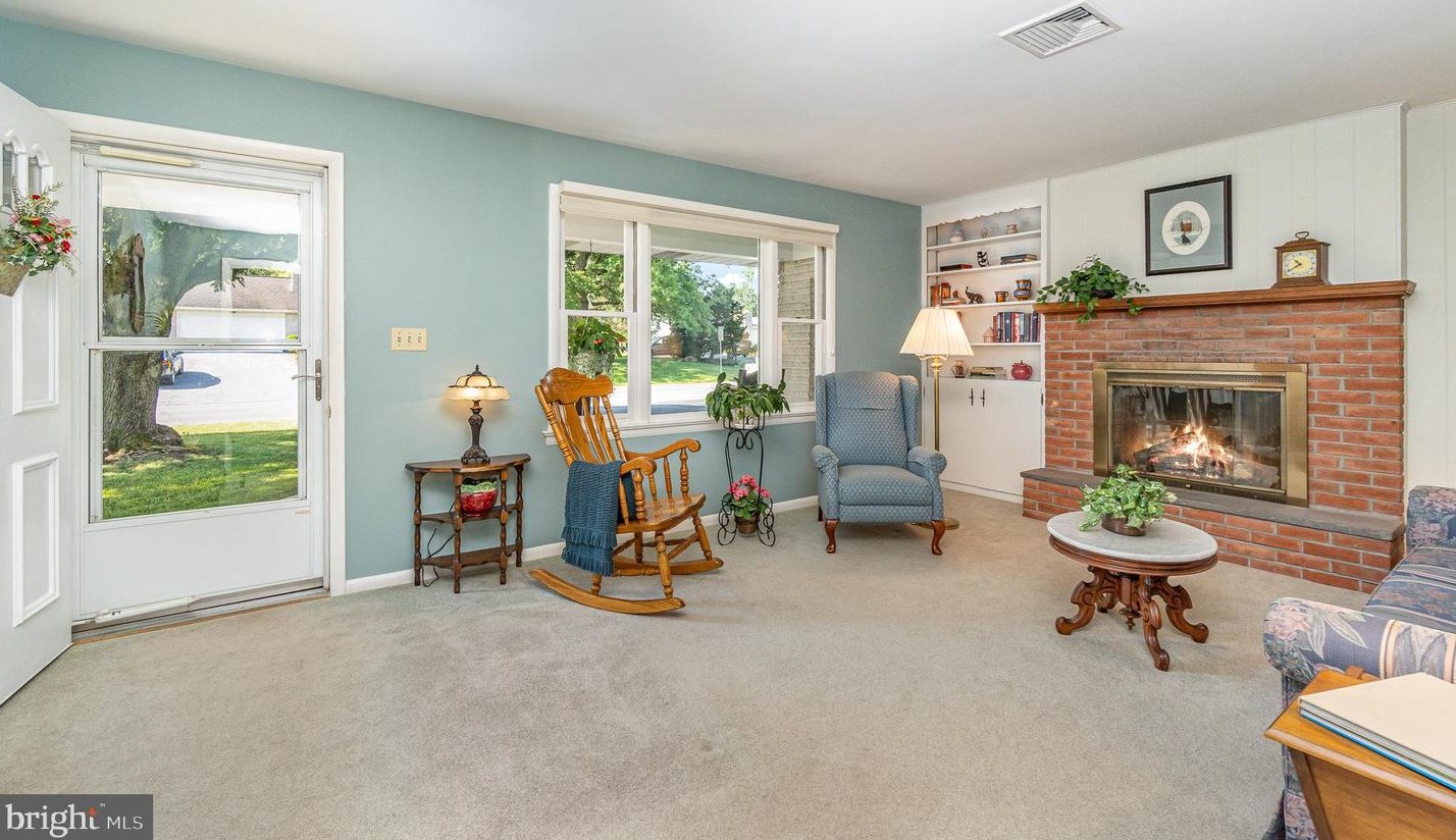 401 Myer Ter, Bareville PA  17540-1218 exterior