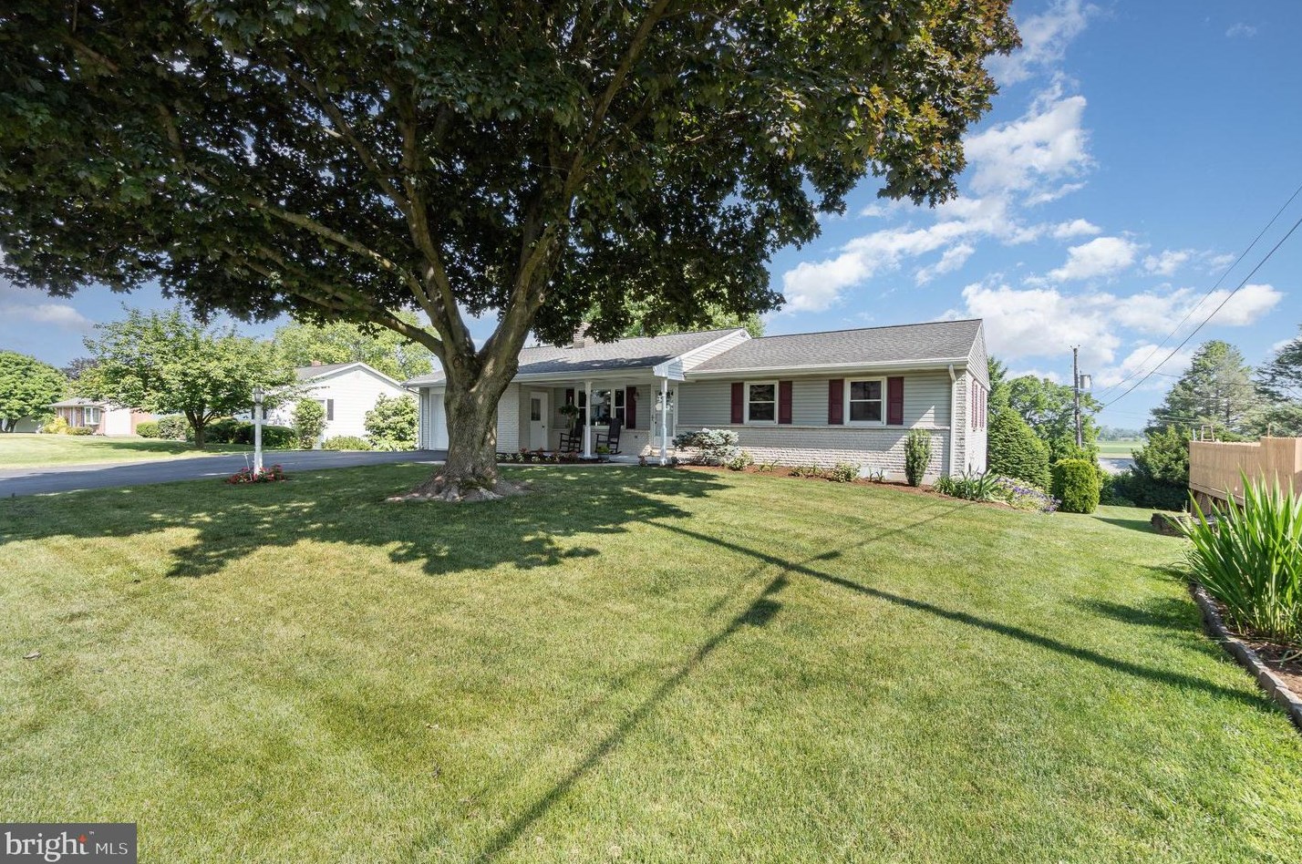 401 Myer Ter, Bareville PA  17540-1218 exterior