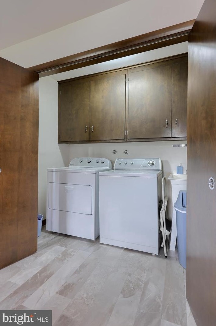 301 Richland Dr, Lancaster PA  17601-3631 exterior