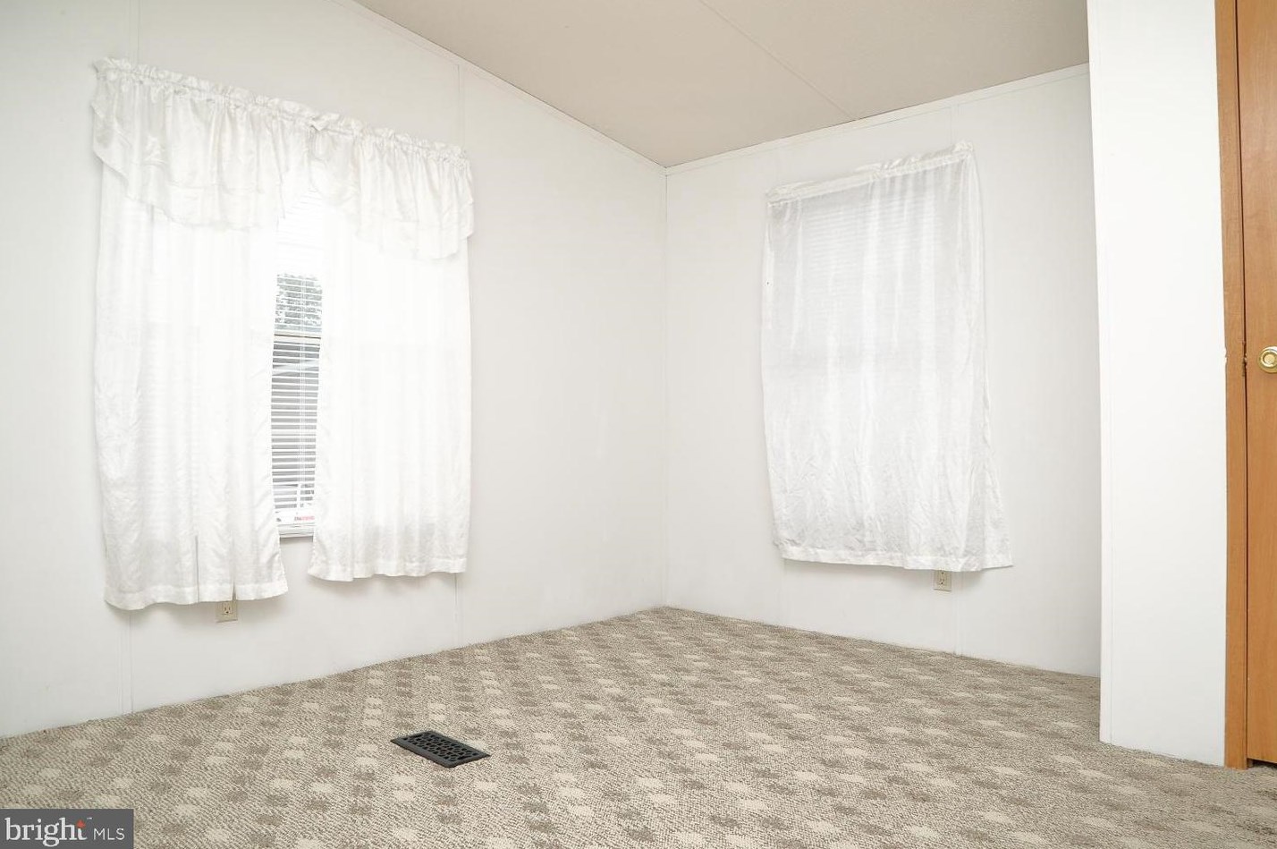 755 Sherry Ln, Lancaster PA  17601-5829 exterior