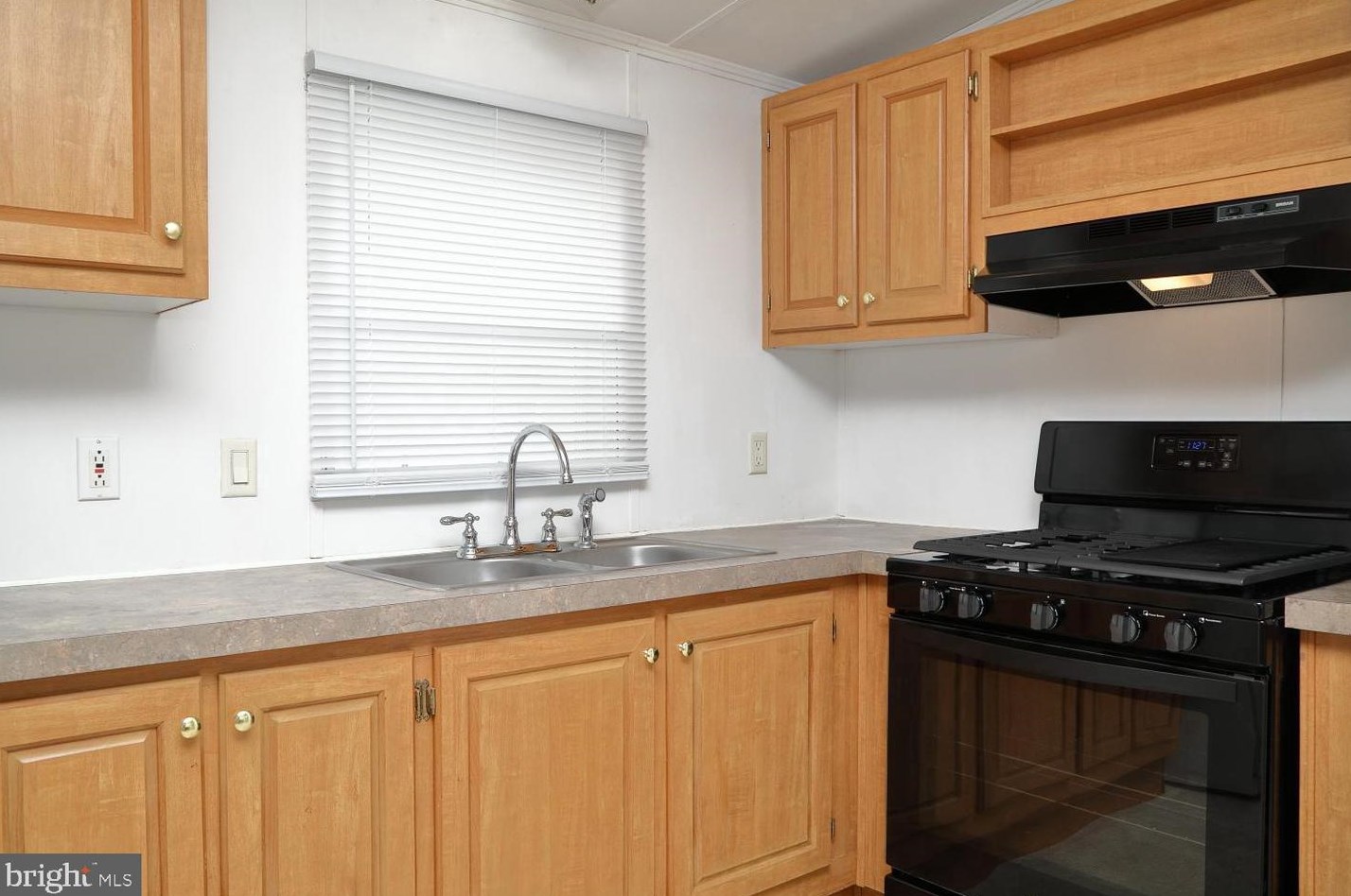 755 Sherry Ln, Lancaster PA  17601-5829 exterior